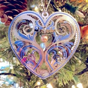 Vantel Pearls Ornament